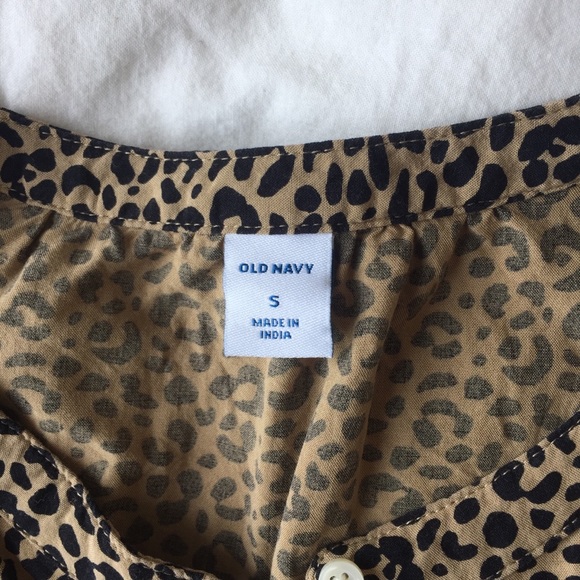 Old Navy Leopard Print Button-Up Top - Picture 6 of 13
